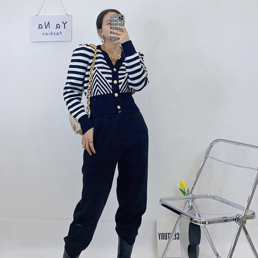 ULOVED Autumn and winter knit jacket V-neck fashion slim fit slim cropped sweater cardigan women